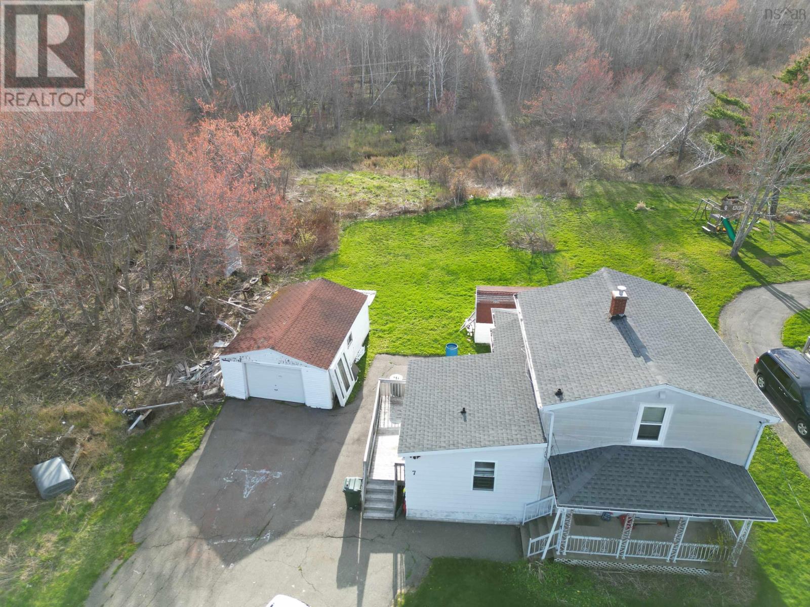 7 Cochrane Street, Glace Bay, Nova Scotia  B1A 2W5 - Photo 3 - 202511517