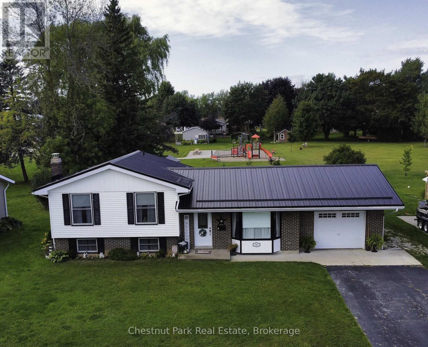 14 Tower Road, Arran-Elderslie, Ontario  N0G 1L0 - Photo 2 - X12442372