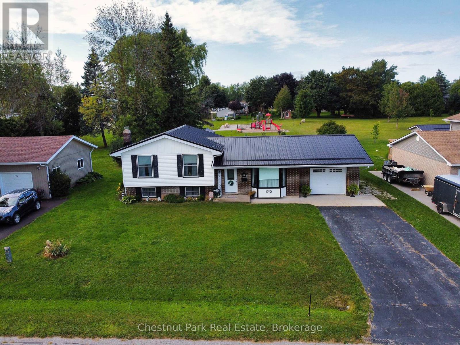 14 Tower Road, Arran-Elderslie, Ontario  N0G 1L0 - Photo 3 - X12442372
