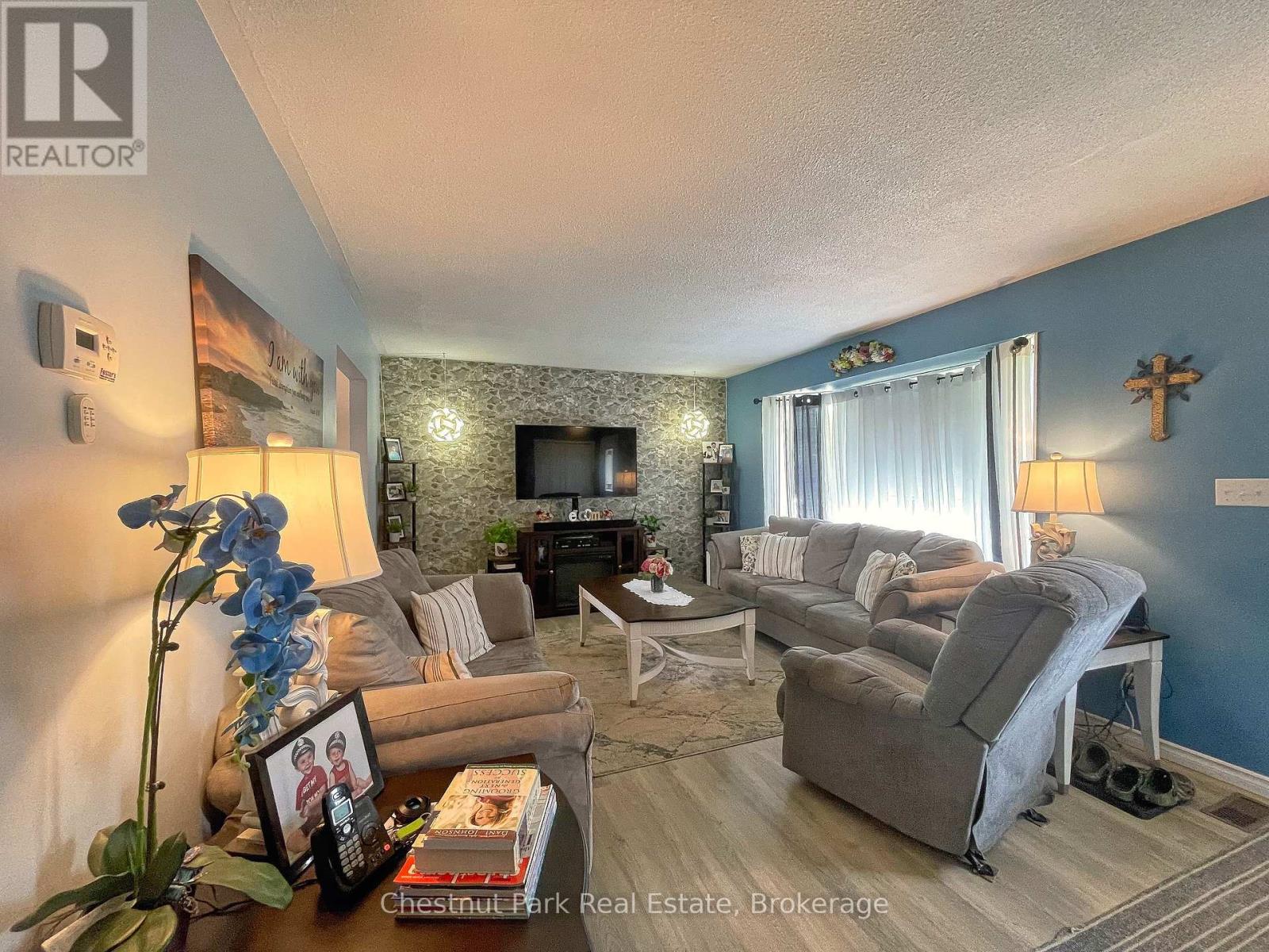 14 Tower Road, Arran-Elderslie, Ontario  N0G 1L0 - Photo 8 - X12442372