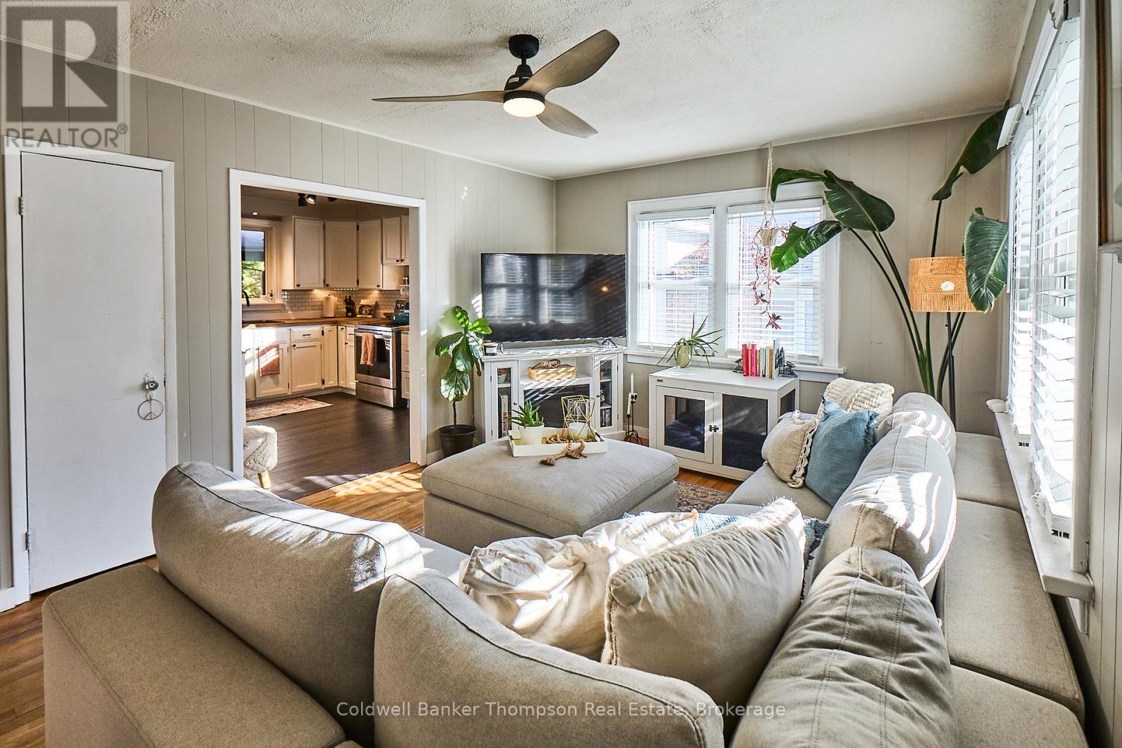 14 Cora Street W, Huntsville, Ontario  P1H 1V7 - Photo 4 - X12442384