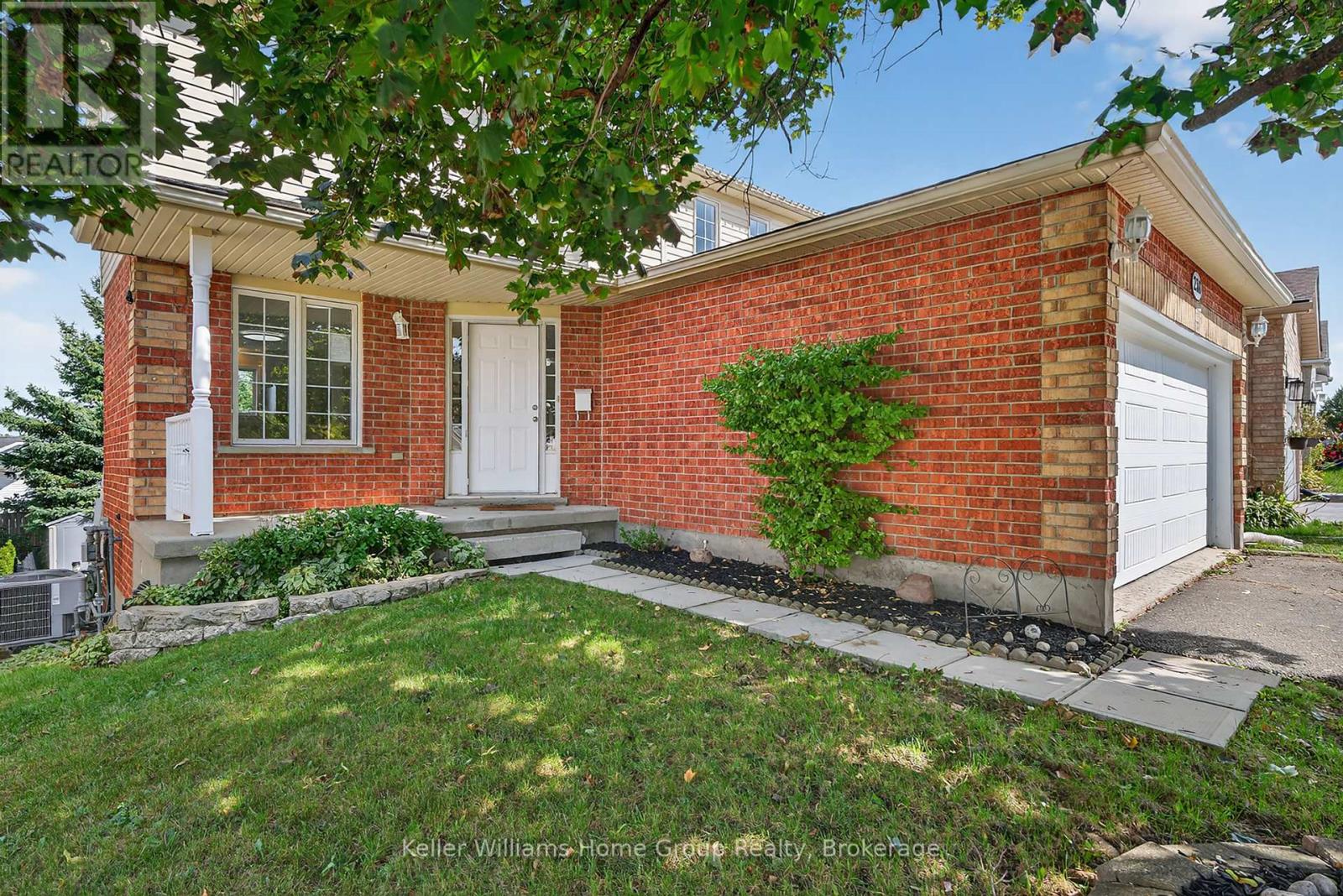 238 Briarmeadow Drive, Kitchener, Ontario  N2A 4C4 - Photo 3 - X12442398