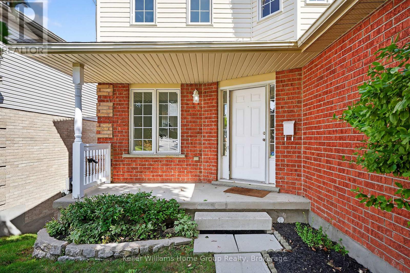 238 Briarmeadow Drive, Kitchener, Ontario  N2A 4C4 - Photo 4 - X12442398