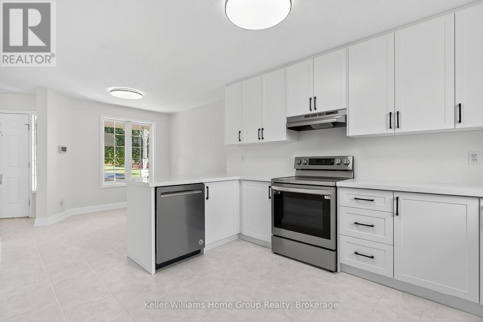 238 Briarmeadow Drive, Kitchener, Ontario  N2A 4C4 - Photo 7 - X12442398