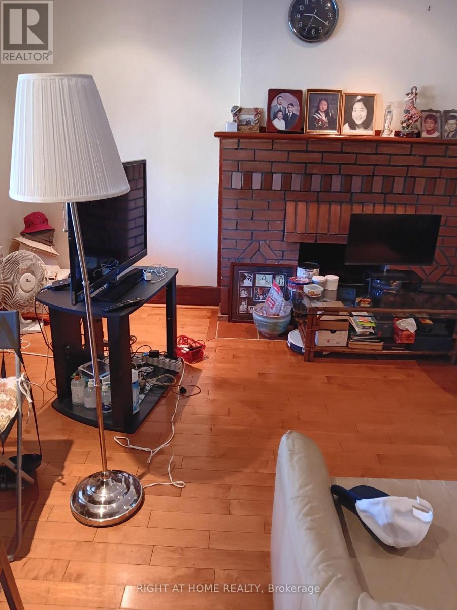 53 Lawrence Avenue W, Toronto, Ontario  M5M 1A3 - Photo 3 - C12429895