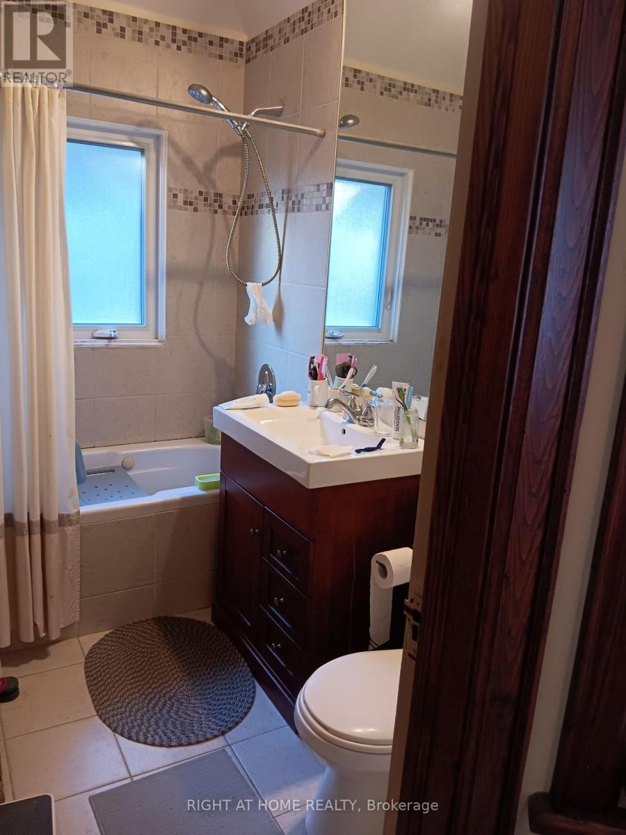 53 Lawrence Avenue W, Toronto, Ontario  M5M 1A3 - Photo 4 - C12429895