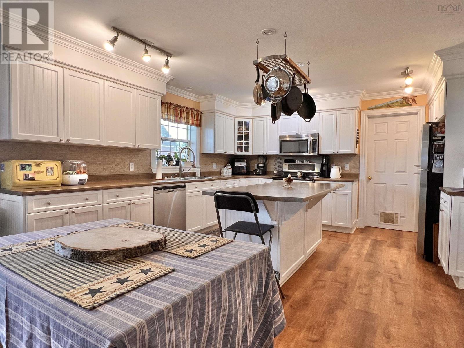 697 Belmont Road, Belmont, Nova Scotia  B0N 2A0 - Photo 14 - 202522748