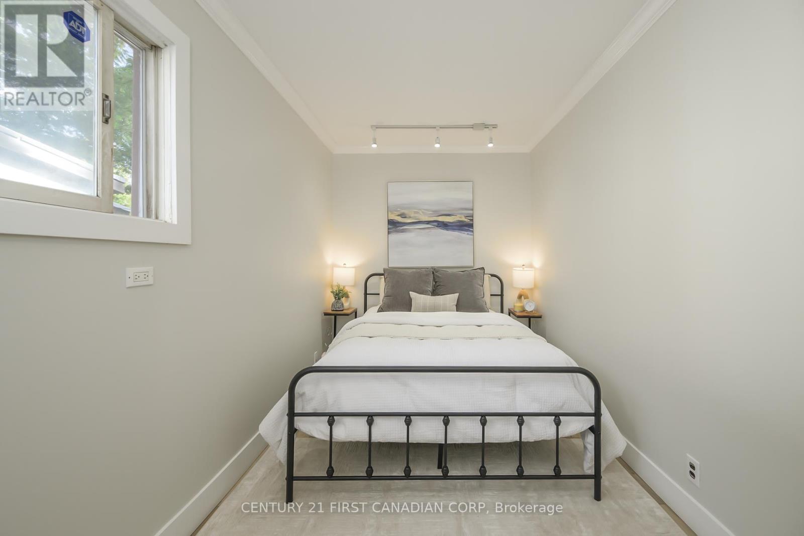 150 Colborne Street, London East (East K), Ontario  N6B 2R9 - Photo 25 - X12442402
