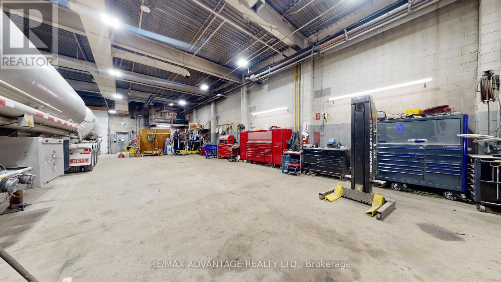 421 Industrial Road, London East (East I), Ontario  N5V 1T6 - Photo 3 - X12442405