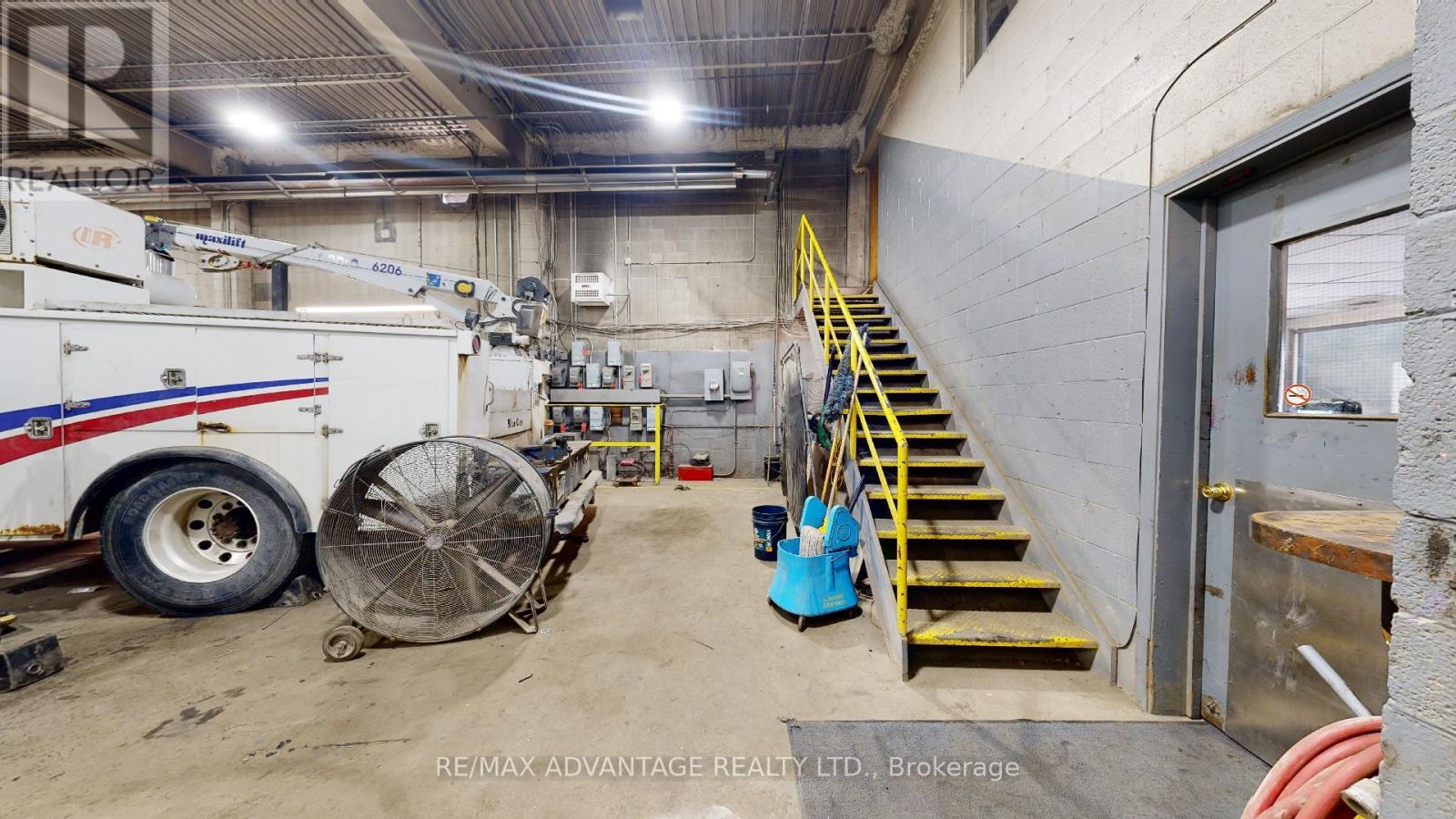 421 Industrial Road, London East (East I), Ontario  N5V 1T6 - Photo 11 - X12442406