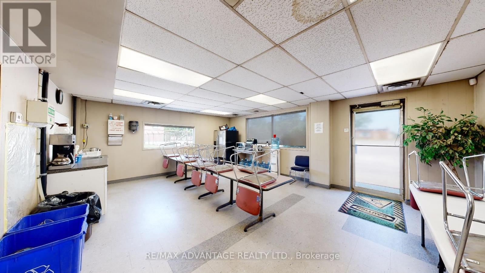 421 Industrial Road, London East (East I), Ontario  N5V 1T6 - Photo 12 - X12442406