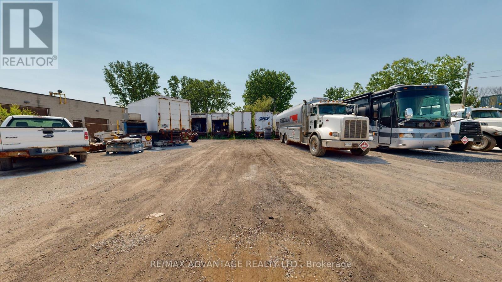 421 Industrial Road, London East (East I), Ontario  N5V 1T6 - Photo 14 - X12442406