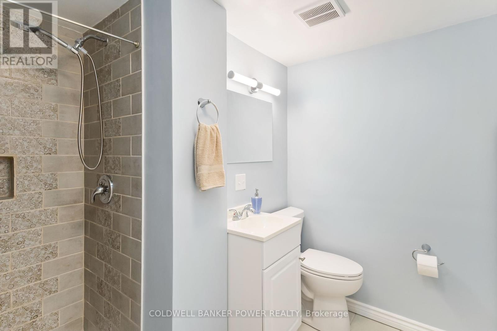 104 Cecilia Place, London East (East C), Ontario  N5Y 4A4 - Photo 33 - X12442475
