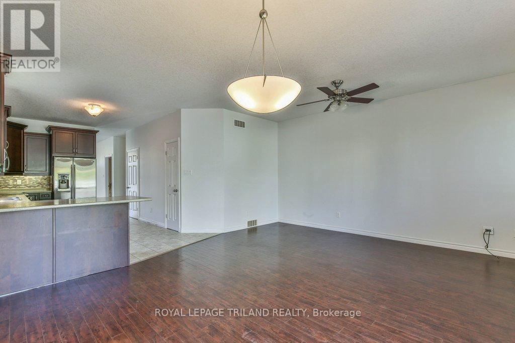 1152 Oakcrossing Road, London North (North M), Ontario  N6H 0E9 - Photo 14 - X12442520