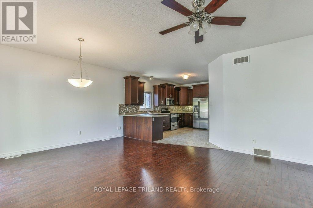1152 Oakcrossing Road, London North (North M), Ontario  N6H 0E9 - Photo 17 - X12442520