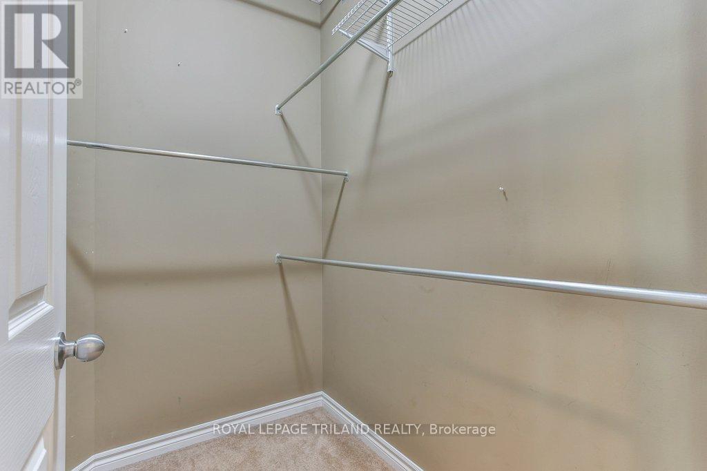 1152 Oakcrossing Road, London North (North M), Ontario  N6H 0E9 - Photo 22 - X12442520