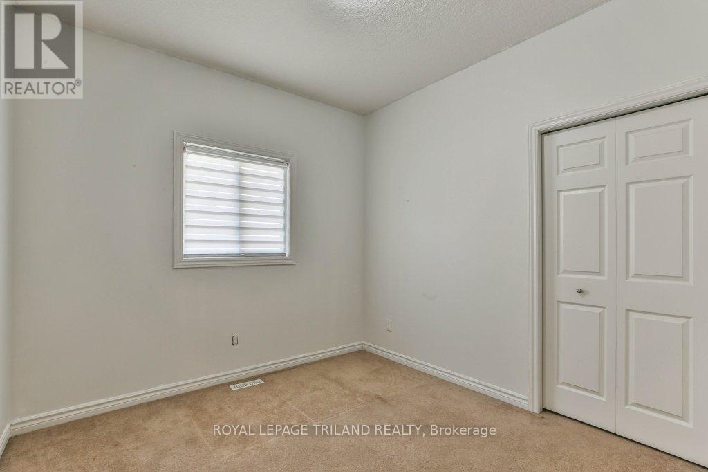 1152 Oakcrossing Road, London North (North M), Ontario  N6H 0E9 - Photo 25 - X12442520