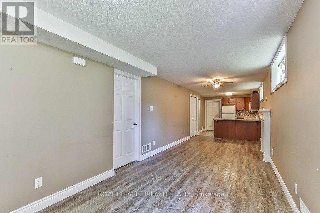 1152 Oakcrossing Road, London North (North M), Ontario  N6H 0E9 - Photo 34 - X12442520