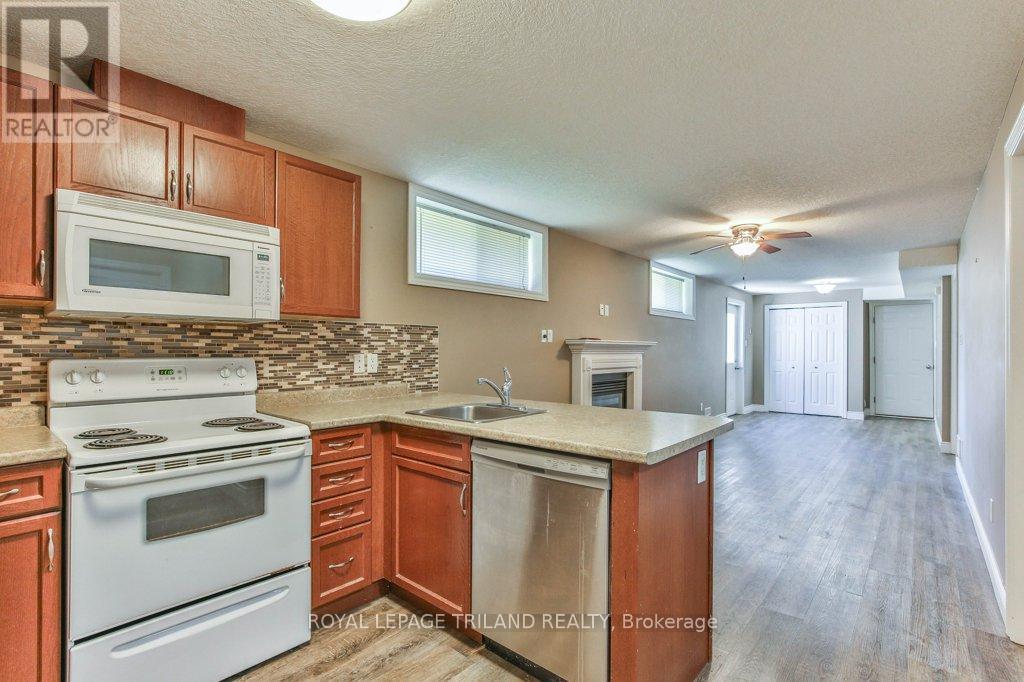 1152 Oakcrossing Road, London North (North M), Ontario  N6H 0E9 - Photo 38 - X12442520