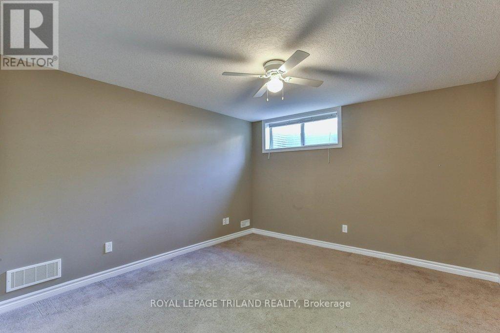 1152 Oakcrossing Road, London North (North M), Ontario  N6H 0E9 - Photo 39 - X12442520