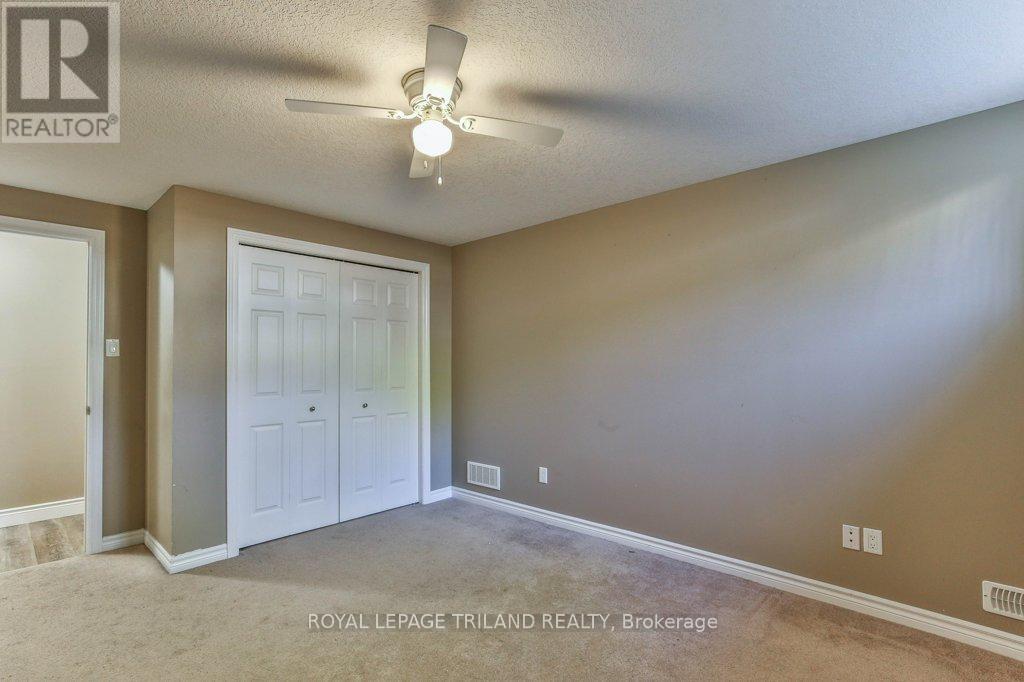 1152 Oakcrossing Road, London North (North M), Ontario  N6H 0E9 - Photo 40 - X12442520
