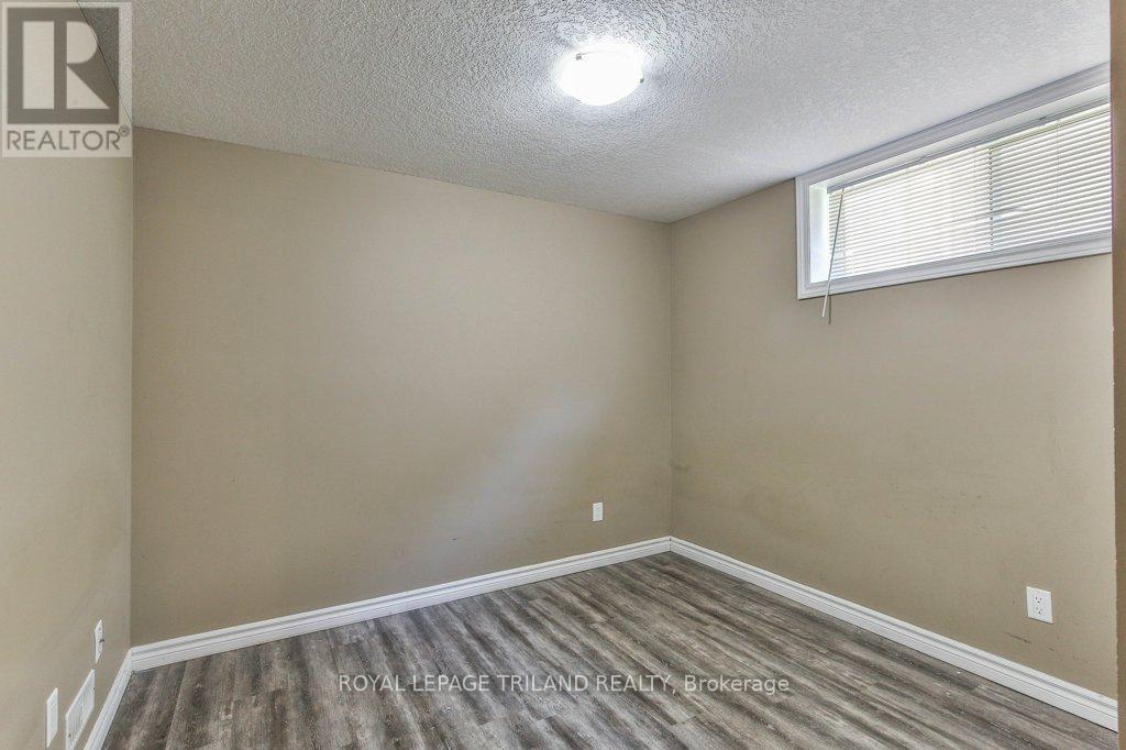 1152 Oakcrossing Road, London North (North M), Ontario  N6H 0E9 - Photo 41 - X12442520