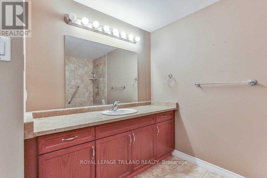 1152 Oakcrossing Road, London North (North M), Ontario  N6H 0E9 - Photo 44 - X12442520