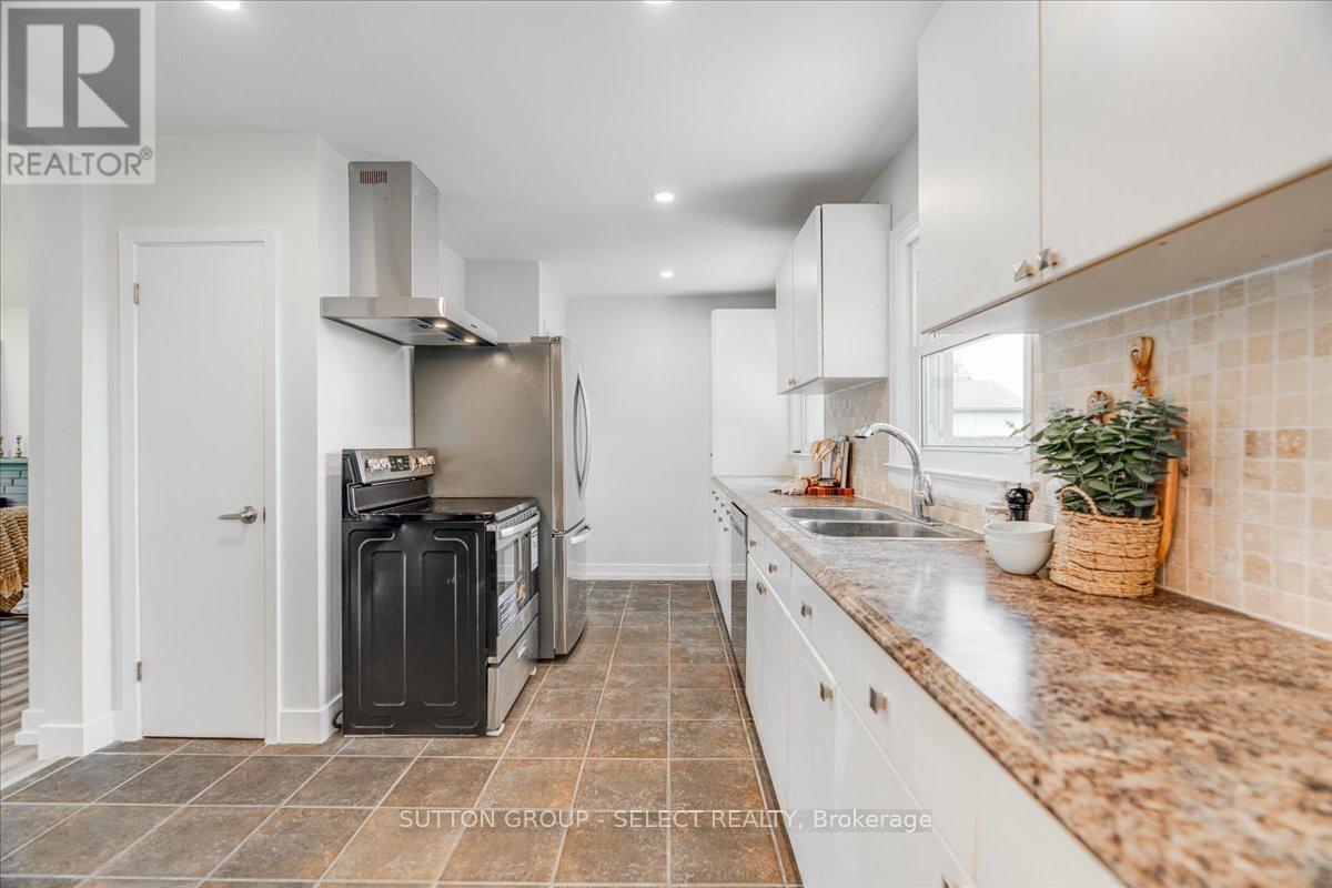 1697 Moffatt Avenue, London East (East H), Ontario  N5W 2A2 - Photo 10 - X12442537