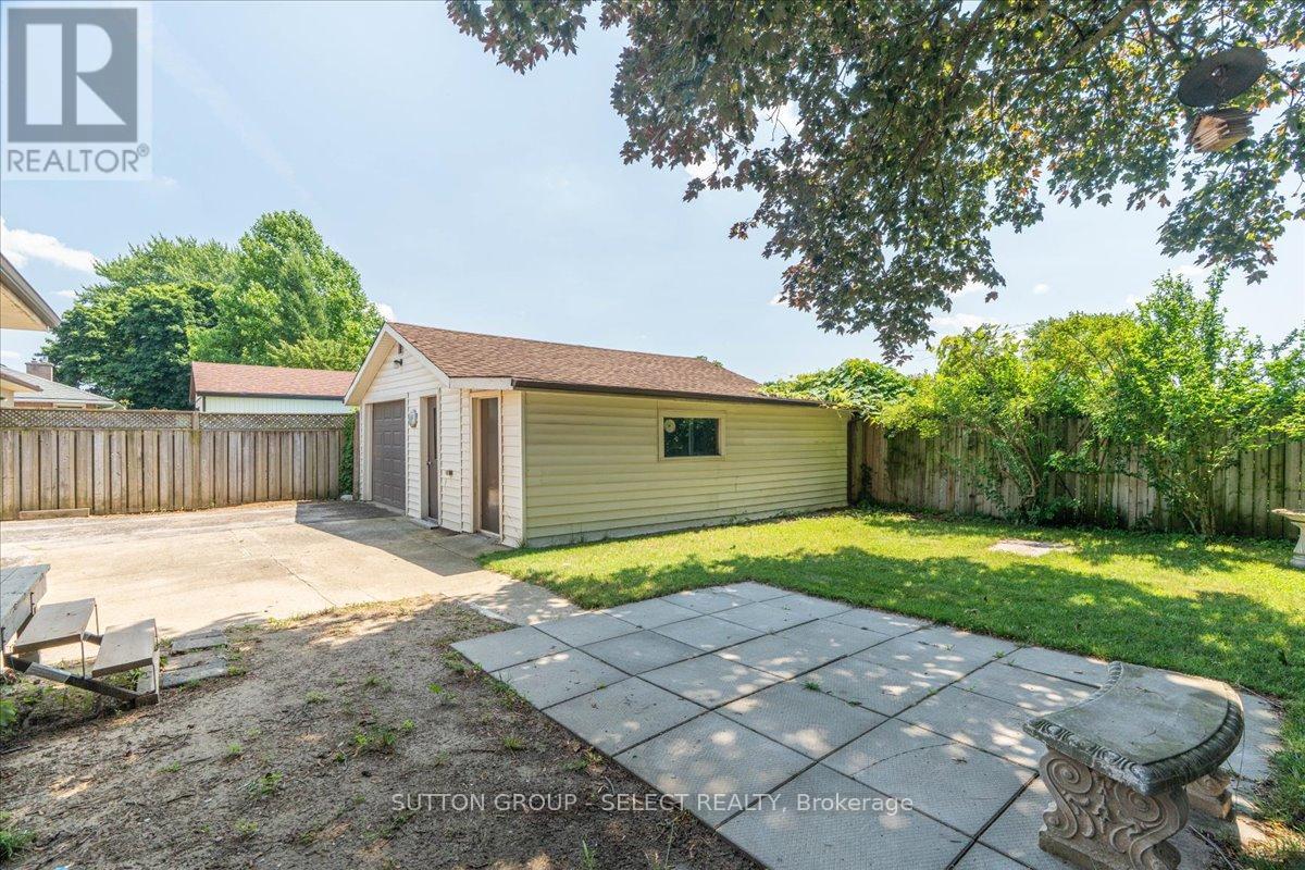 1697 Moffatt Avenue, London East (East H), Ontario  N5W 2A2 - Photo 31 - X12442537