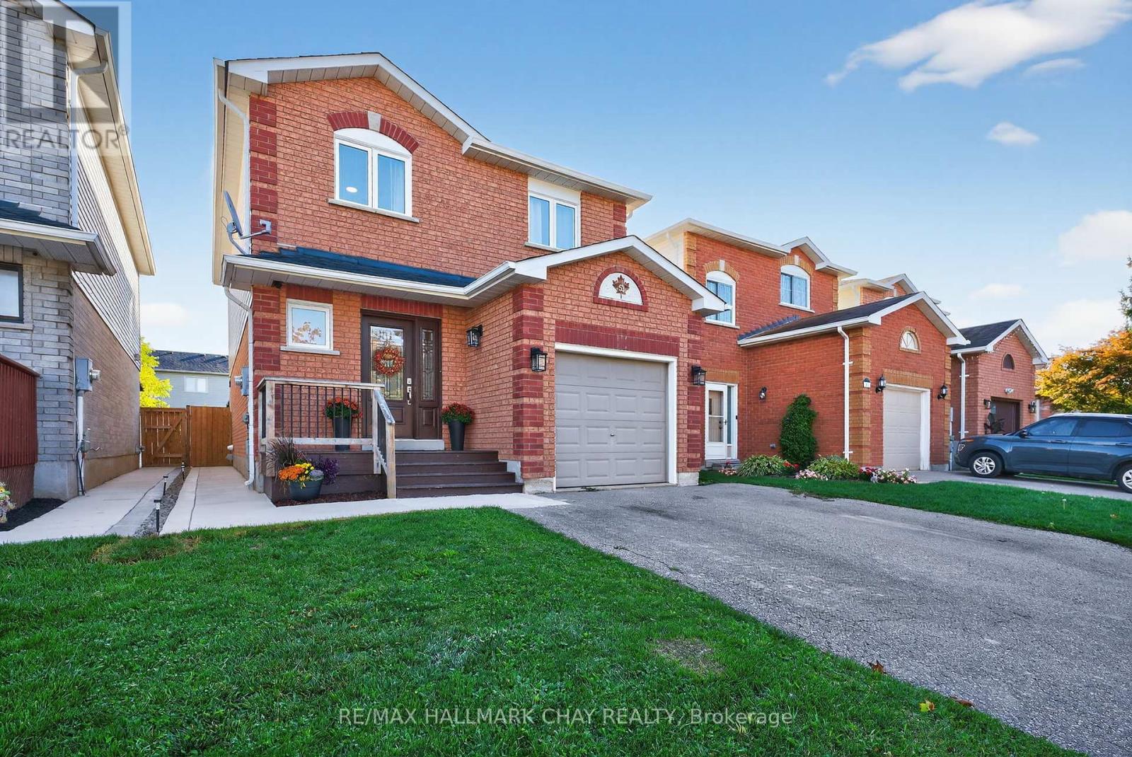 53 Mcknight Crescent, New Tecumseth (Tottenham), Ontario  L0G 1W0 - Photo 1 - N12442312