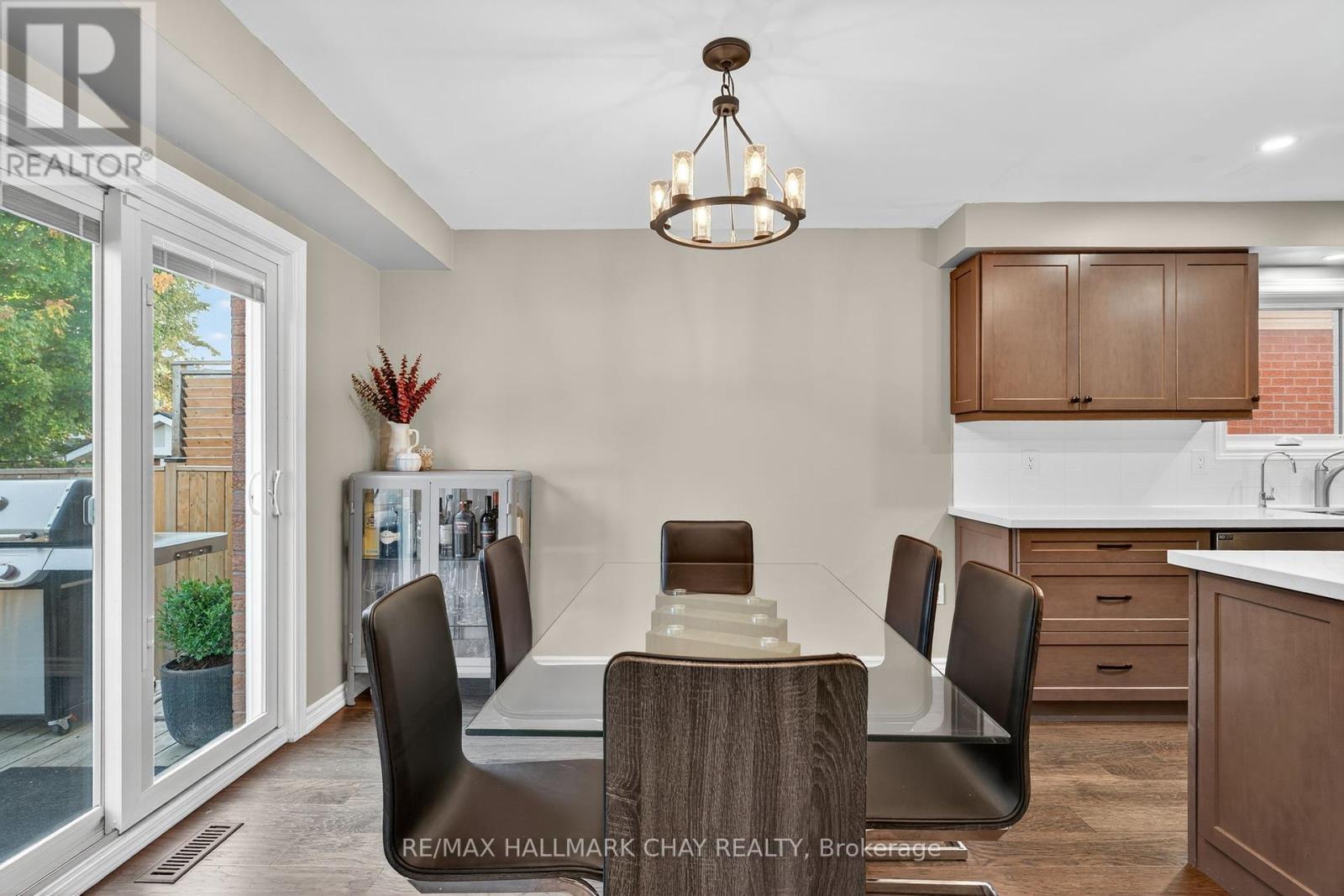 53 Mcknight Crescent, New Tecumseth (Tottenham), Ontario  L0G 1W0 - Photo 11 - N12442312