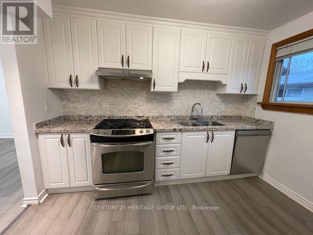 231 Blue Grass Boulevard, Richmond Hill, Ontario  L4C 3H1 - Photo 4 - N12442332