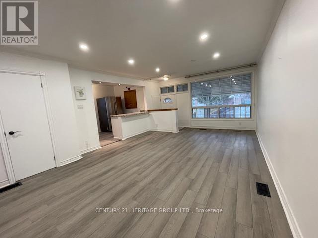 231 Blue Grass Boulevard, Richmond Hill, Ontario  L4C 3H1 - Photo 6 - N12442332