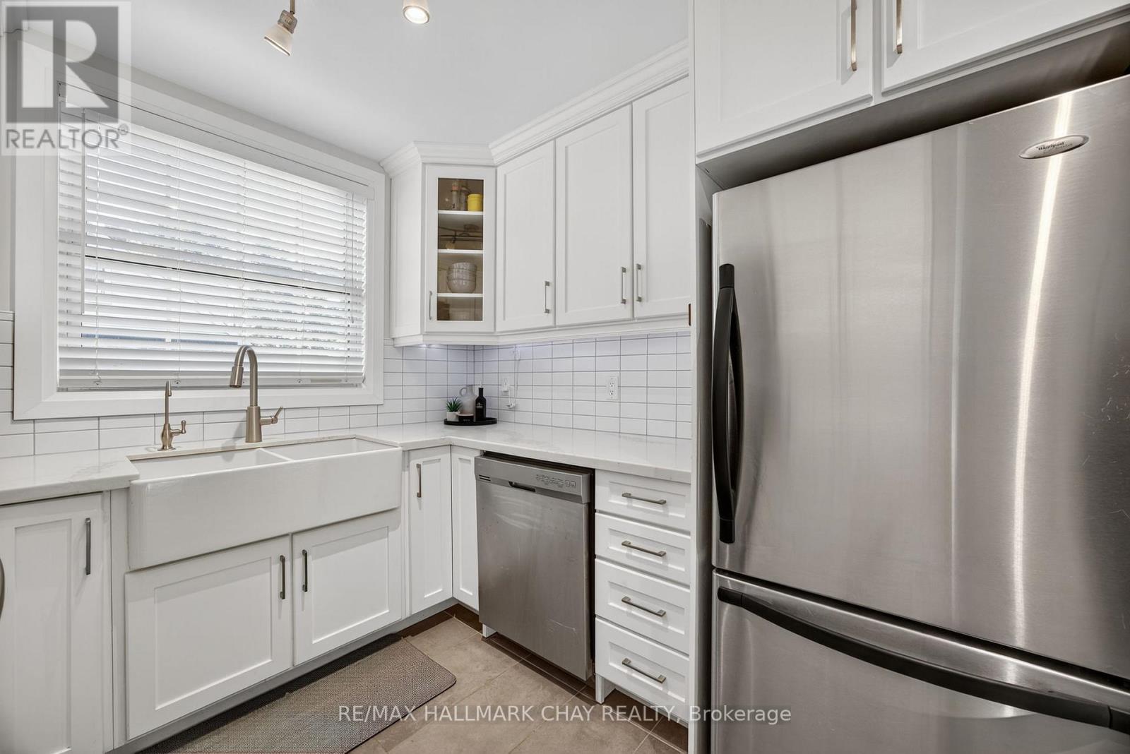 107 Peel Street, Barrie (Wellington), Ontario  L4M 3L5 - Photo 17 - S12442330