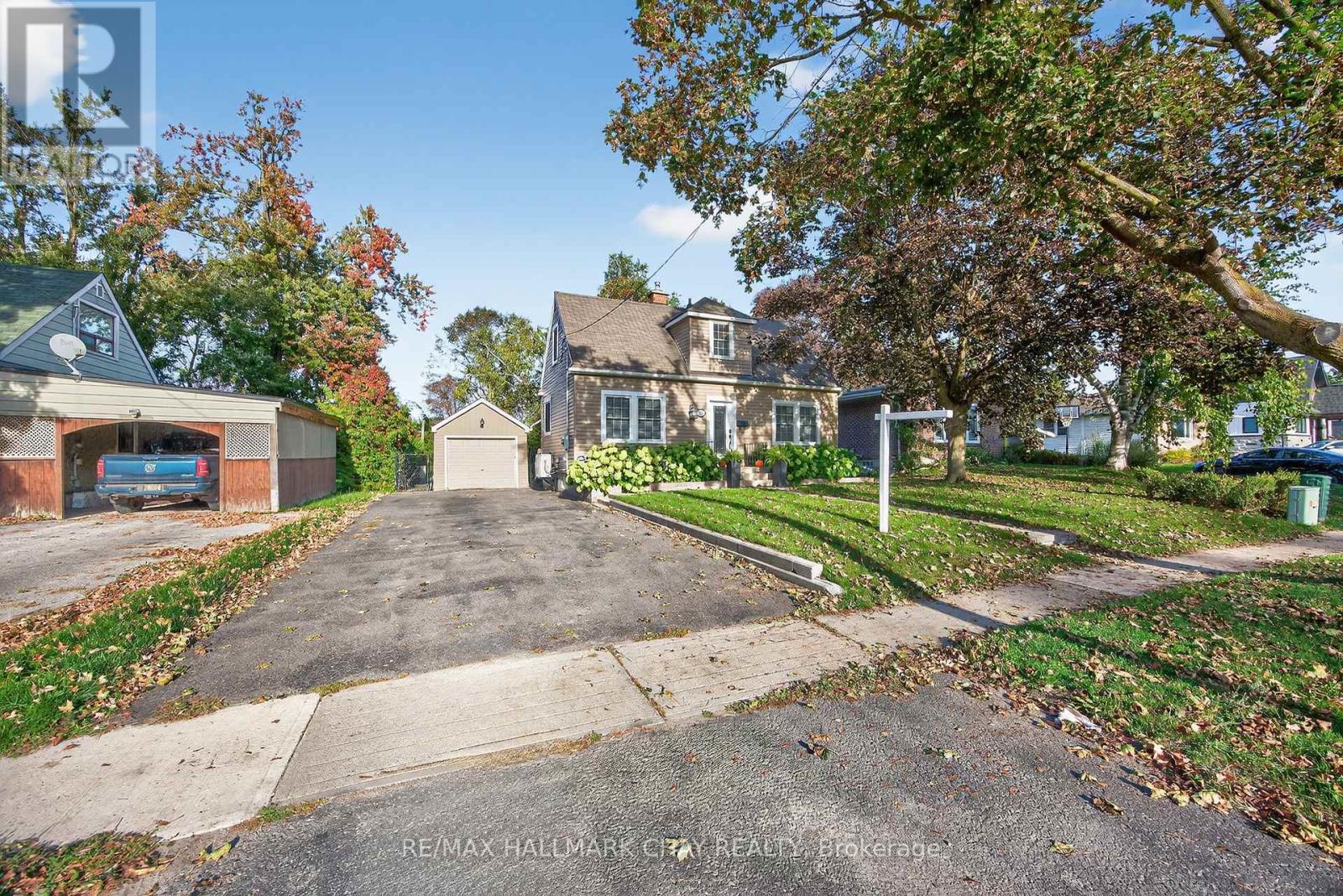 107 Peel Street, Barrie (Wellington), Ontario  L4M 3L5 - Photo 4 - S12442330