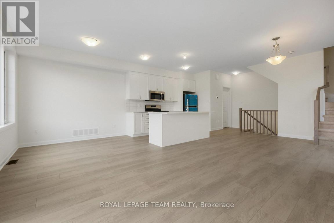 975 Athenry Court, Ottawa, Ontario  K2J 7E1 - Photo 7 - X12442396