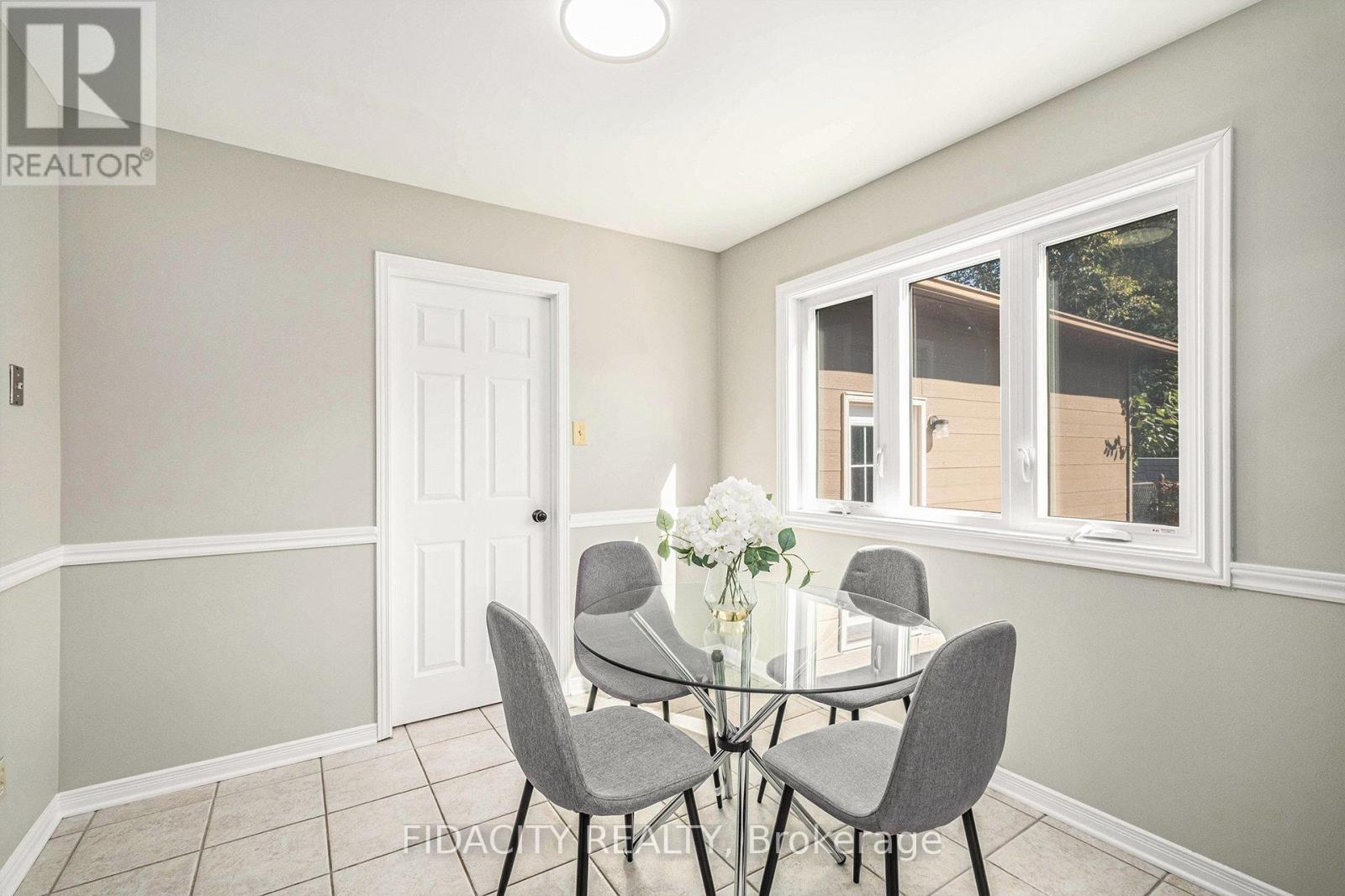 914 Long Meadow Way, Ottawa, Ontario  K2S 0R9 - Photo 11 - X12442401