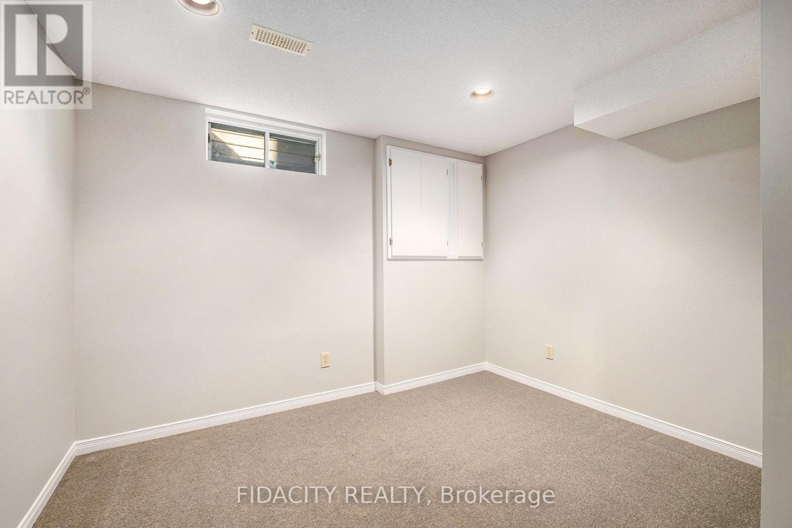 914 Long Meadow Way, Ottawa, Ontario  K2S 0R9 - Photo 24 - X12442401