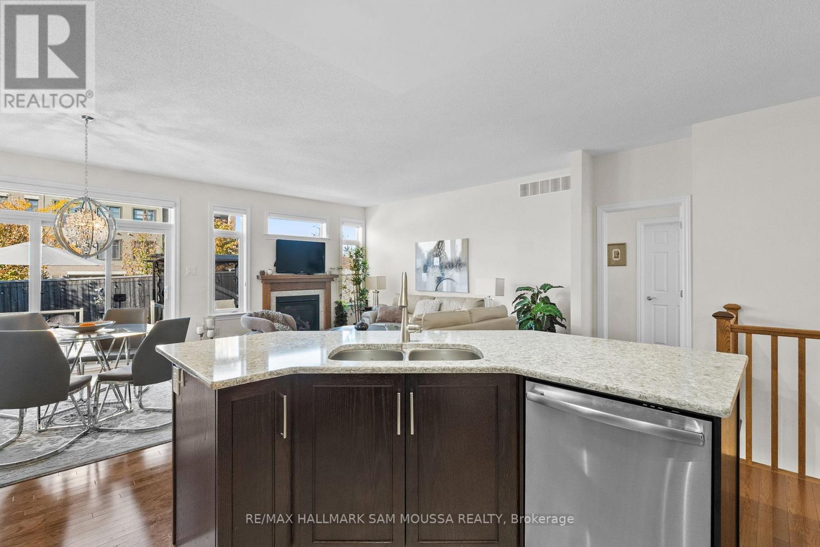 259 Shinny Avenue, Ottawa, Ontario  K2V 0B9 - Photo 11 - X12442412
