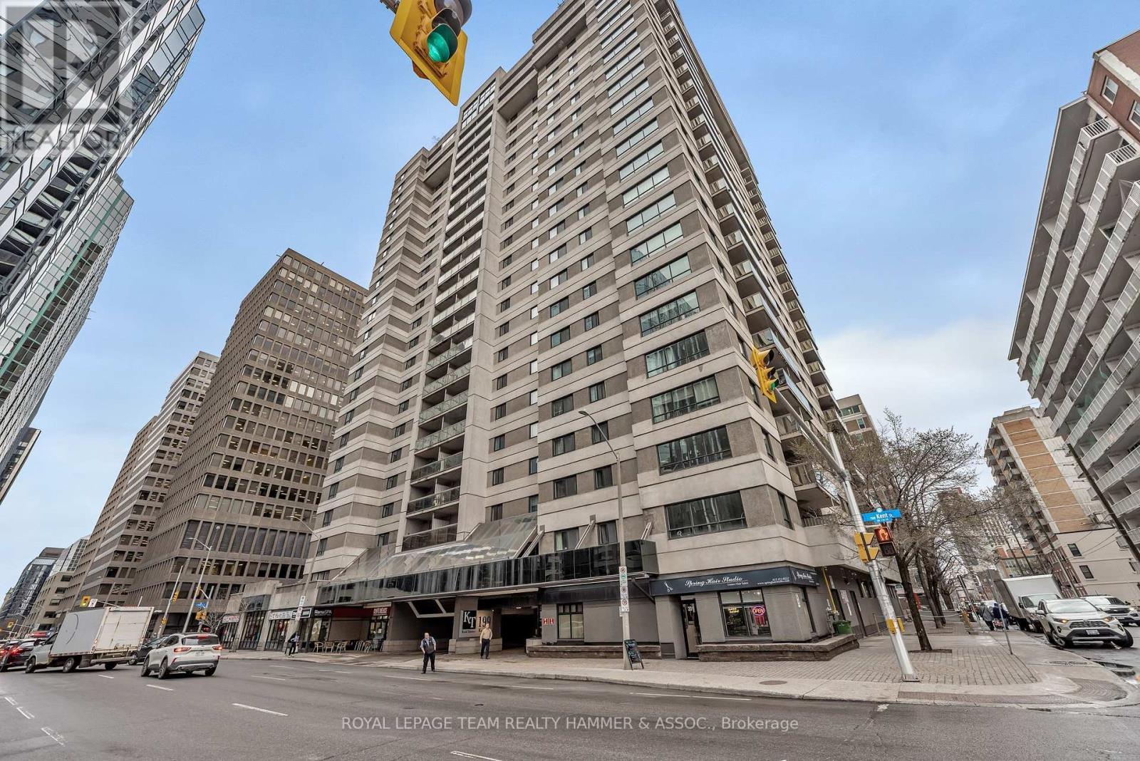 1701 - 199 Kent Street, Ottawa, Ontario  K2P 2K8 - Photo 2 - X12442437