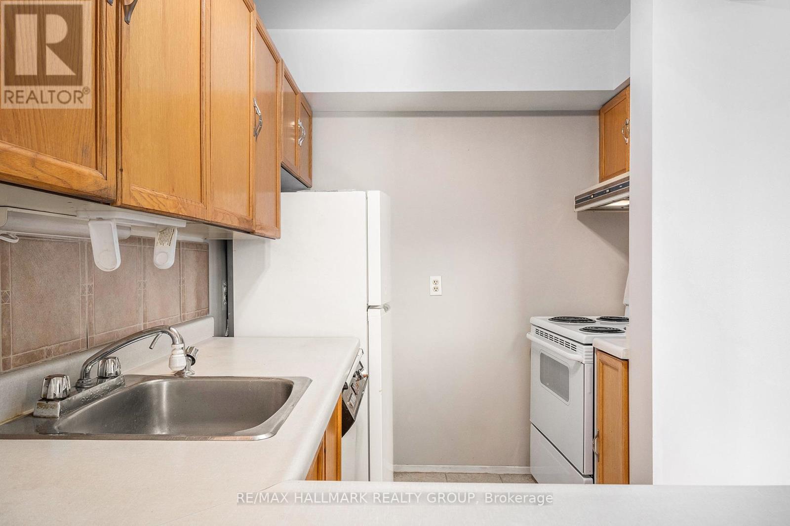 306 - 316 Savard Avenue, Ottawa, Ontario  K1L 7S2 - Photo 11 - X12442478