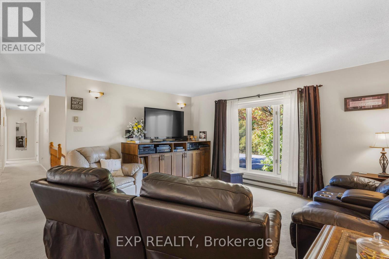 1887 Canaan Road, Clarence-Rockland, Ontario  K4K 1K9 - Photo 4 - X12442510