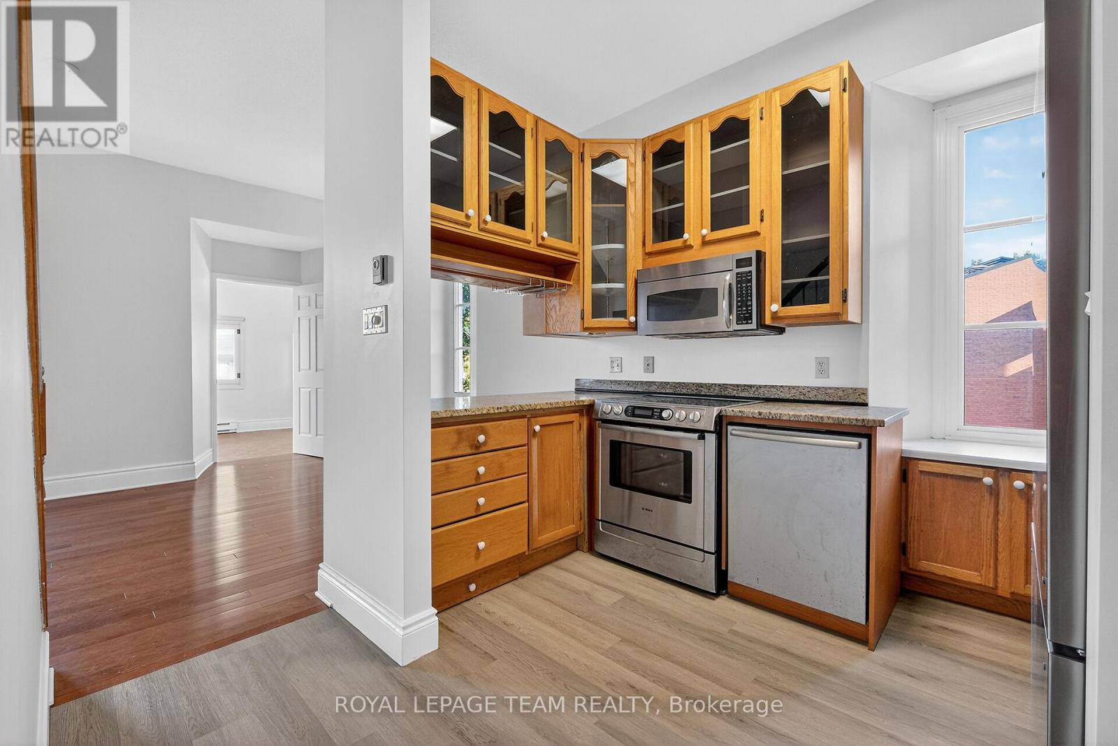 6 - 635 Richmond Road, Ottawa, Ontario  K2A 0G6 - Photo 12 - X12442528