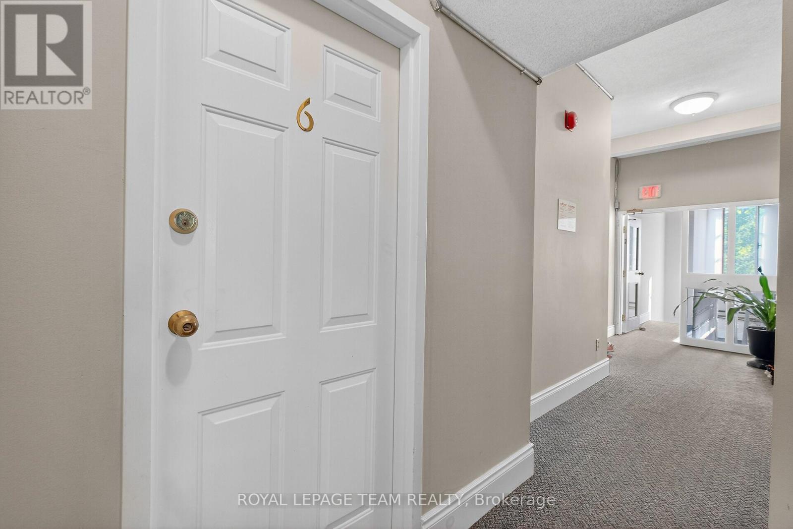 6 - 635 Richmond Road, Ottawa, Ontario  K2A 0G6 - Photo 8 - X12442528