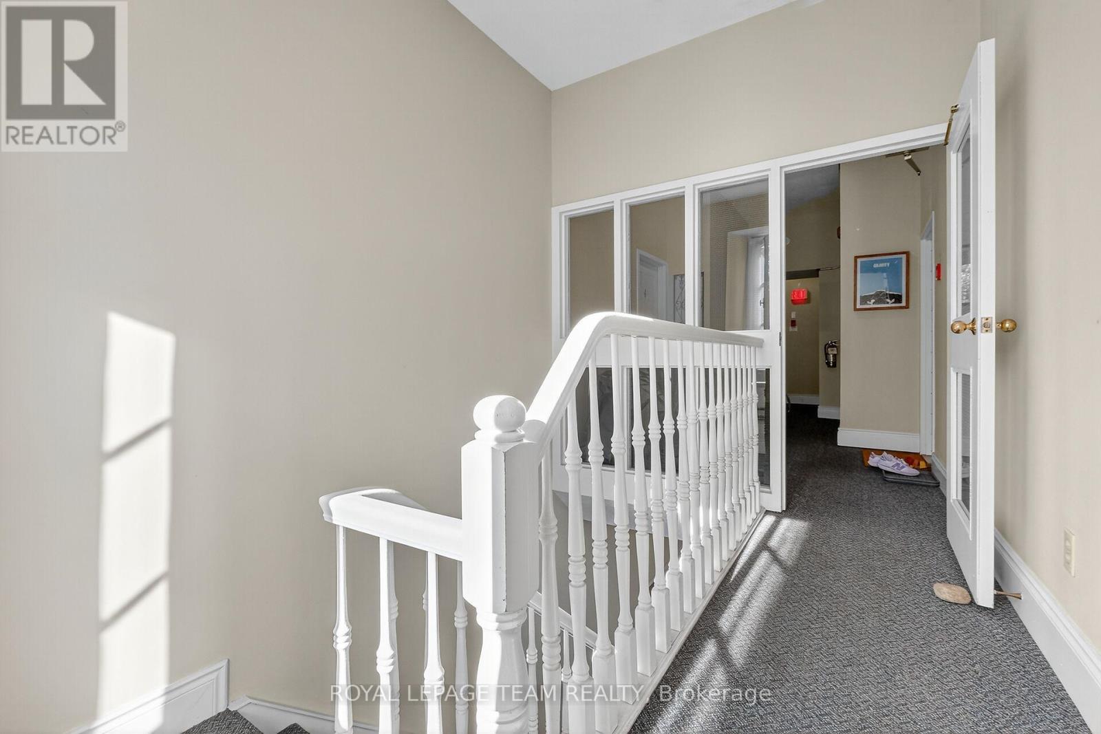 6 - 635 Richmond Road, Ottawa, Ontario  K2A 0G6 - Photo 9 - X12442528