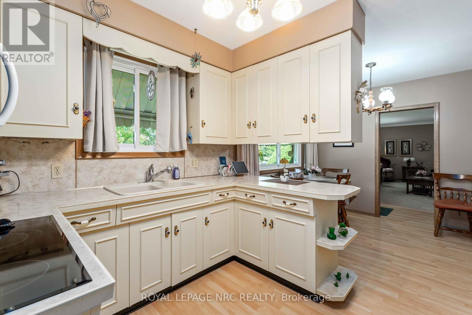 6256 Pitton Road, Niagara Falls (West Wood), Ontario  L2H 1S3 - Photo 11 - X12442421