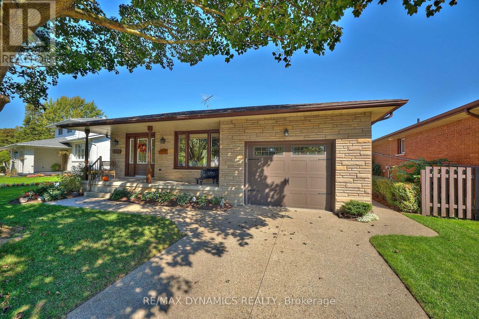 6787 Corwin Crescent, Niagara Falls (Dorchester), Ontario  L2G 2M8 - Photo 1 - X12442479