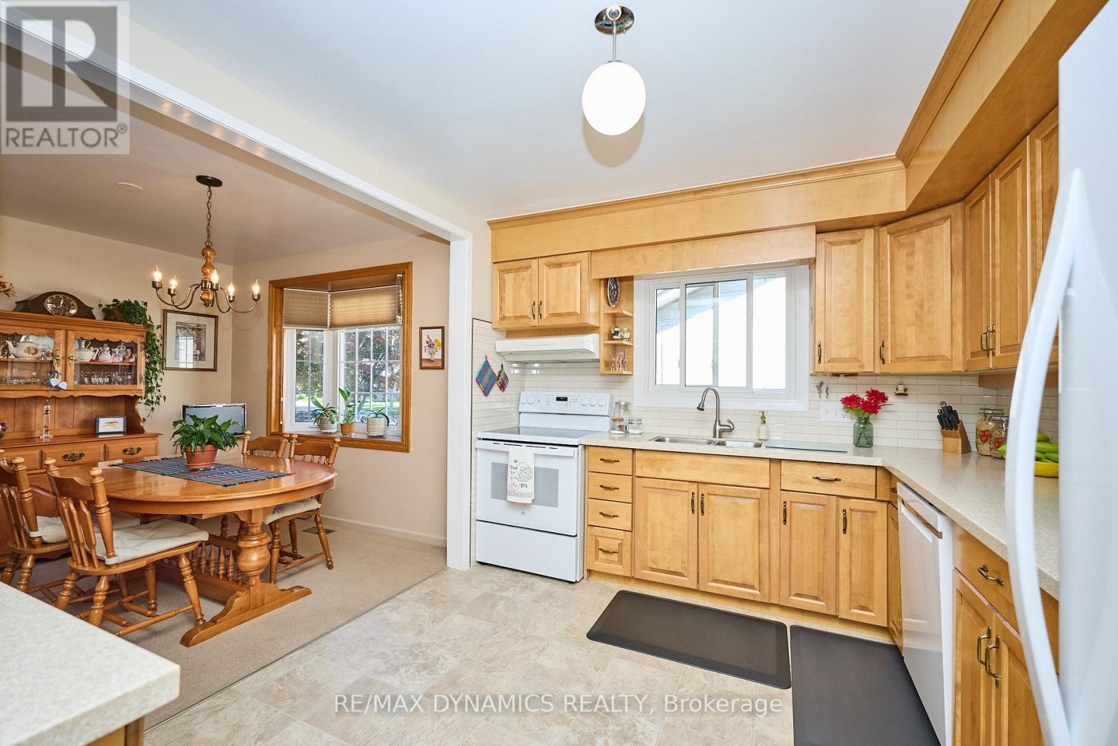 6787 Corwin Crescent, Niagara Falls (Dorchester), Ontario  L2G 2M8 - Photo 10 - X12442479