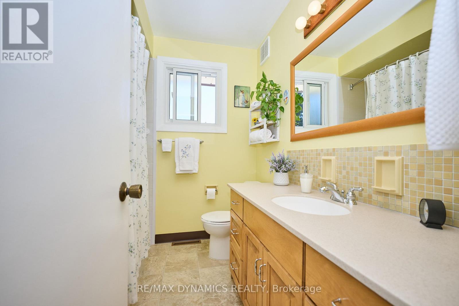 6787 Corwin Crescent, Niagara Falls (Dorchester), Ontario  L2G 2M8 - Photo 19 - X12442479