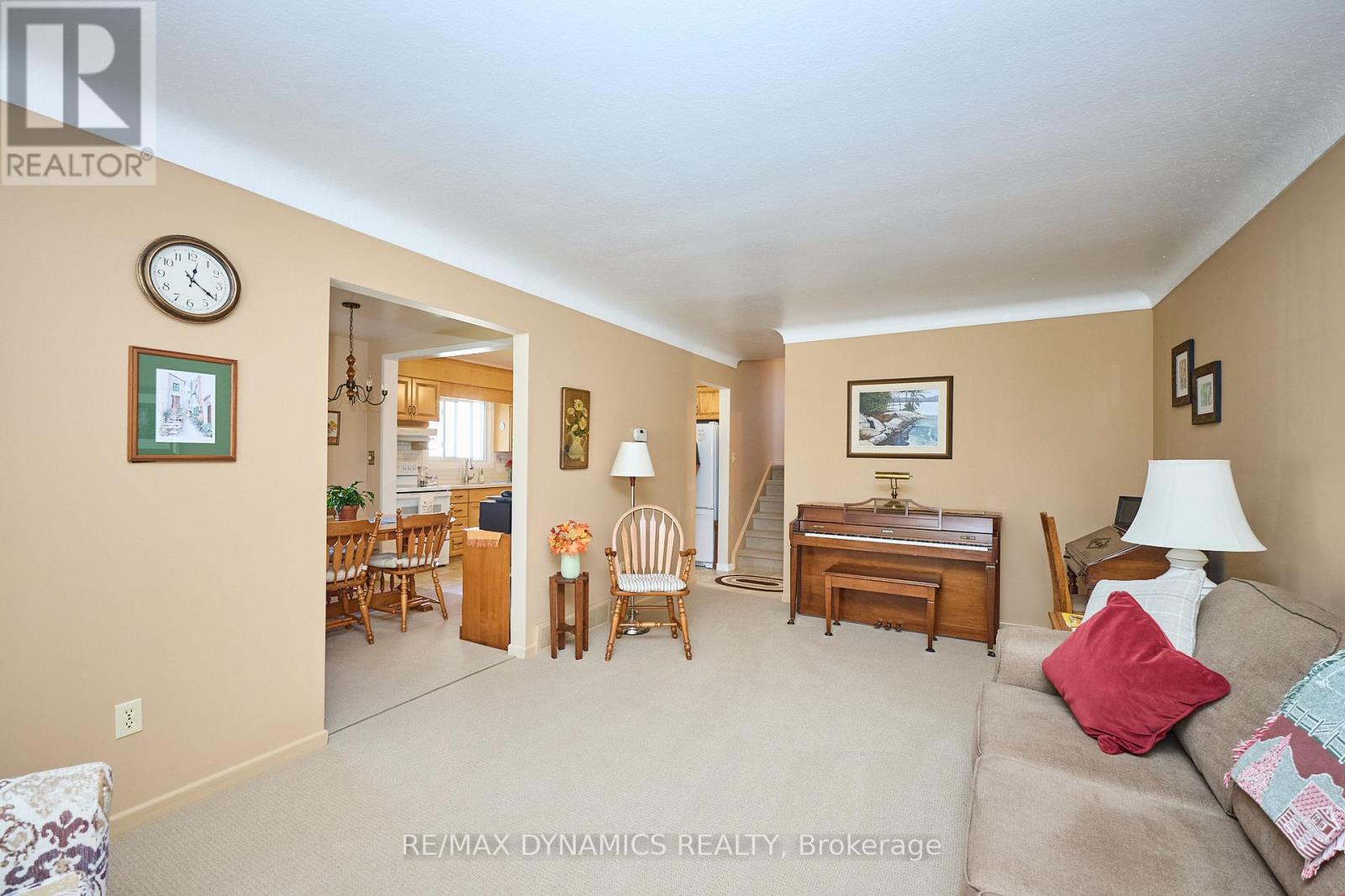 6787 Corwin Crescent, Niagara Falls (Dorchester), Ontario  L2G 2M8 - Photo 5 - X12442479